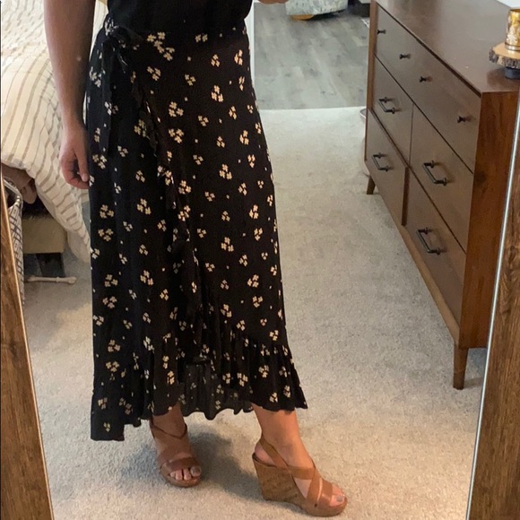 🌼 American Eagle Daisy Print Hi-low Skirt 🌼 - Picture 2 of 5